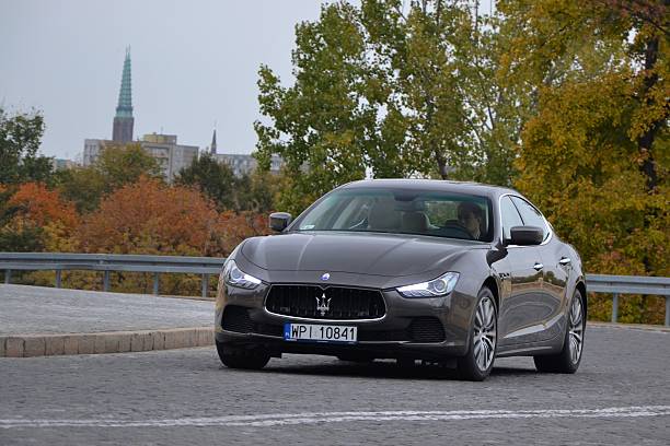 rent_maserati_ghibli_in_marina